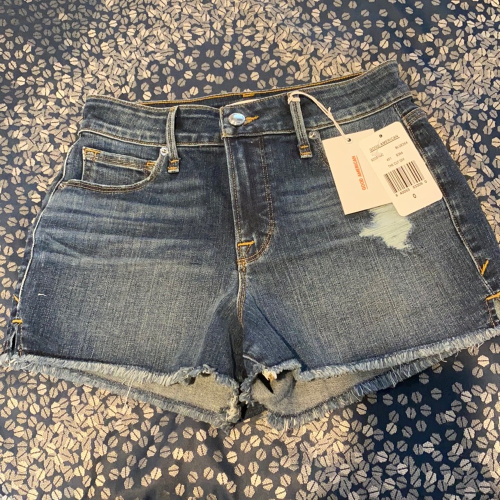 NWT Size 0/25 Good American Denim shorts
